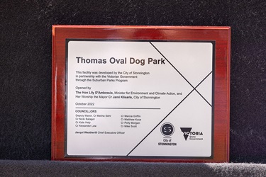 Thomas-Oval-Dog-Park-plaque