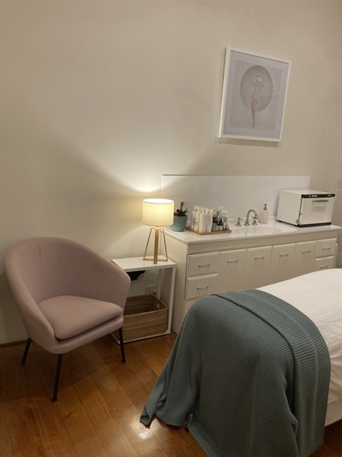 Calma-Treatment-Room-4