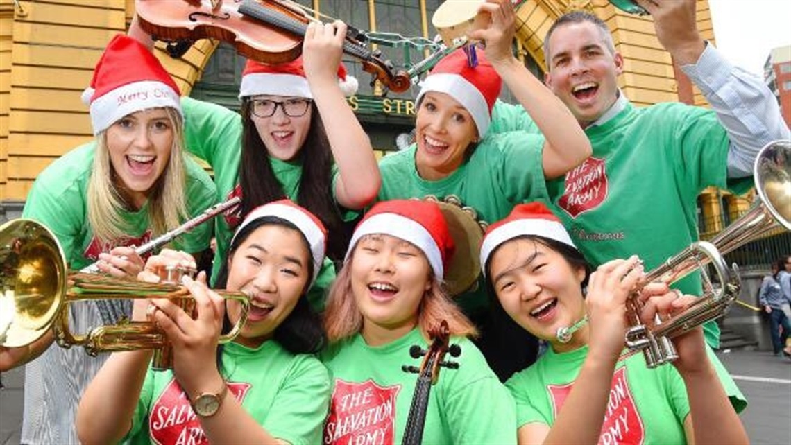 2017-Carolling-photo